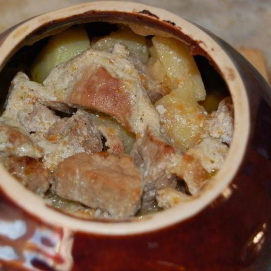 Рецепт жаркого со свининой в горшочках