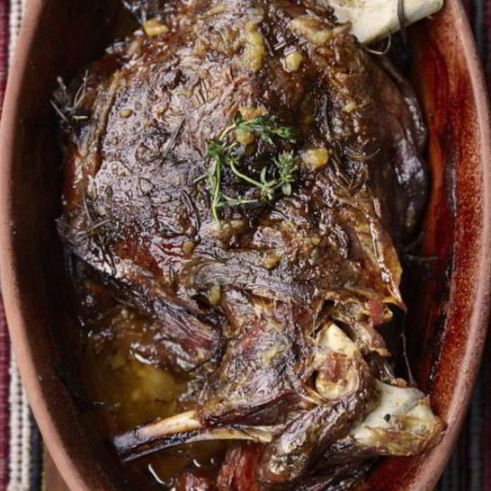 Рецепт жаркого в горшочках по-домашнему из свинины