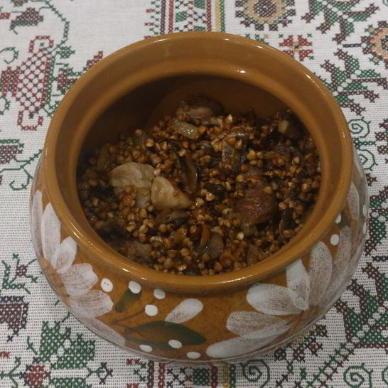 Рецепт гречки с мясом в горшочках