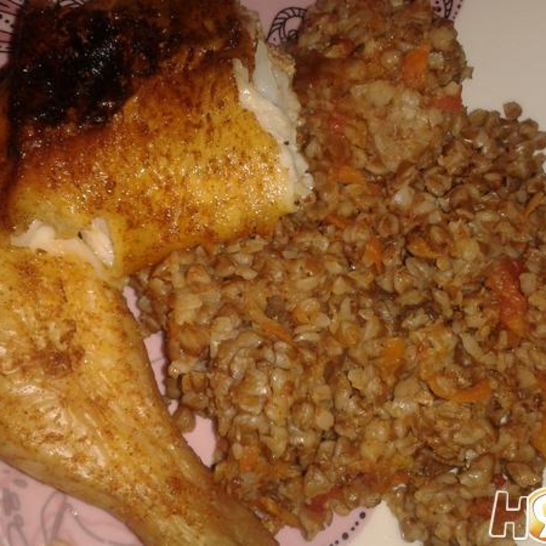 Рецепт гречки с овощами и грибами в томатном соусе