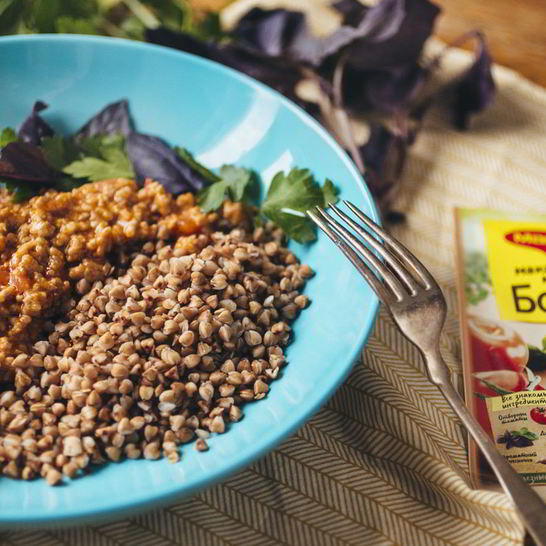 Рецепт гречки с соусом болоньезе