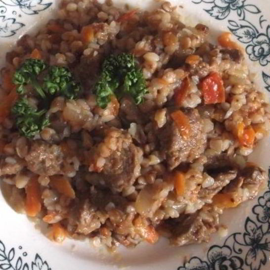 Рецепт гречки с тушенкой и луком