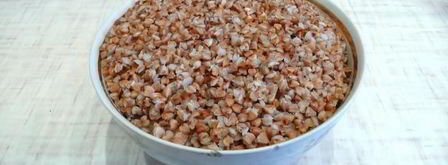 гречка с тушенкой в мультиварке. Шаг 3