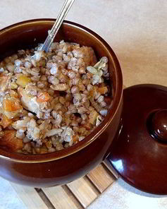 Гречка в горшочке с мясом