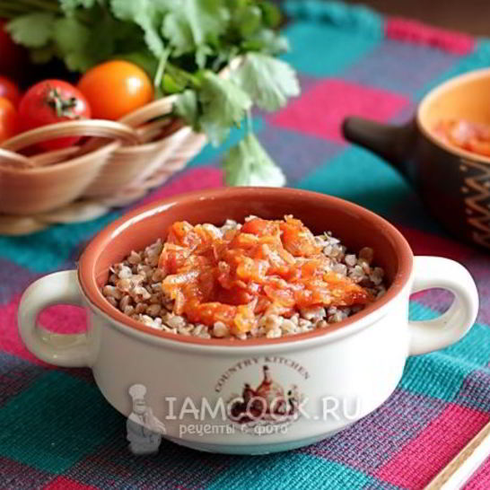 Рецепт гречневой каши с луком и помидорами
