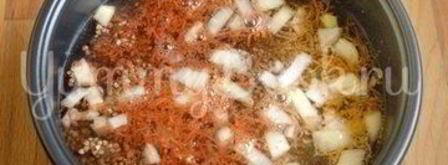 гречневая каша с мясом в мультиварке. Шаг 4