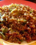 Гречневая каша с сыром и овощами