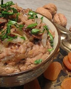 Каша из чечевицы с луком и корнем петрушки