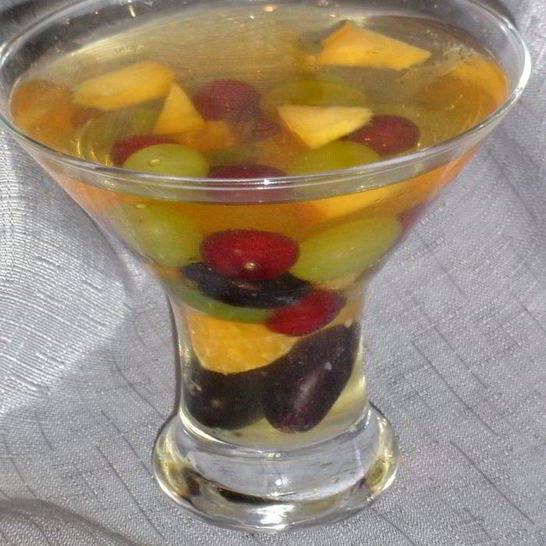 Рецепт коктейля из яблочного и виноградного сока