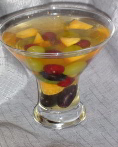 Коктейль из яблочного и виноградного сока