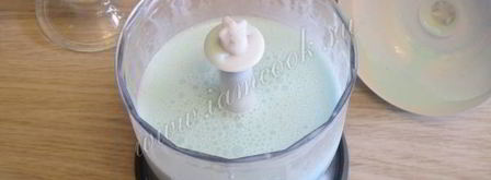 коктейль с мороженым и блю кюрасао. Шаг 5