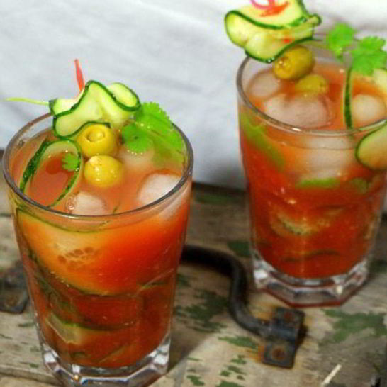 Рецепт летнего томатно-огуречный коктейль