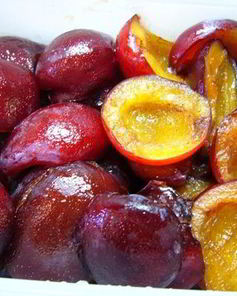 Слива, замороженная в сахарном сиропе