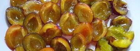 слива, замороженная в сахарном сиропе. Шаг 3