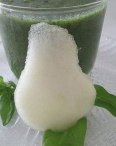 Апельсиново-грушевый смузи со шпинатом