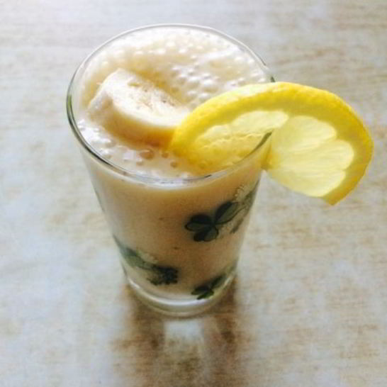 Рецепт бананового смузи с молоком