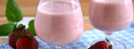 клубнично-банановый смузи с ряженкой. Шаг 7