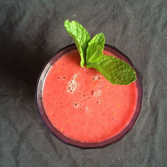 Рецепт малинова-ананасового смузи