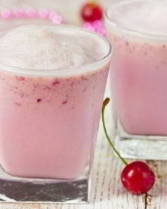 Вишневый смузи с йогуртом