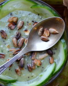 Зеленый смузи с киви и огурцом