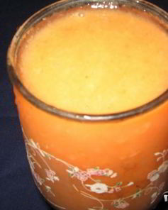 Витаминный напиток из тропических фруктов