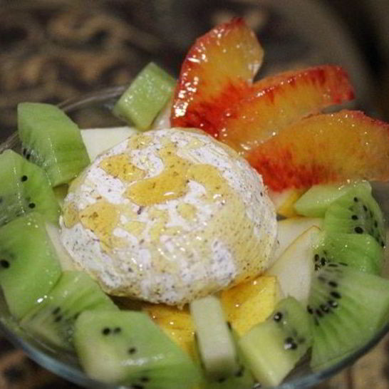 Рецепт фруктового салата с мороженым и медом