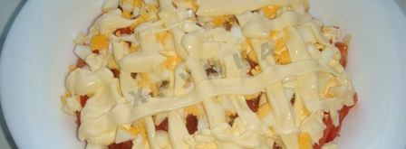 классический восточный салат с колбасой. Шаг 8