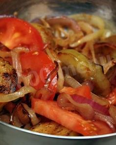 Салат из баклажаны, помидор, лука, сладкого перец на зиму