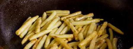 салат из копченой горбуши с лисичками и восковой фасолью. Шаг 6