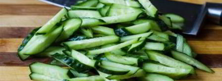 салат из копченой горбуши с лисичками и восковой фасолью. Шаг 14