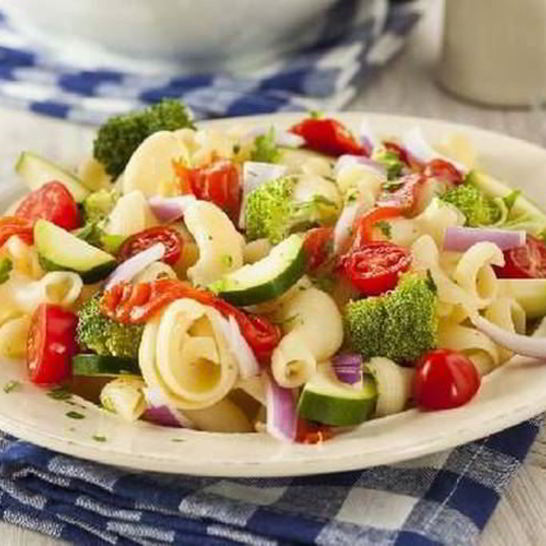 Рецепт салата из макарон с овощами