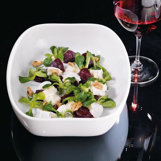 Рецепт салата из свеклы с козьим сыром и медовой заправкой