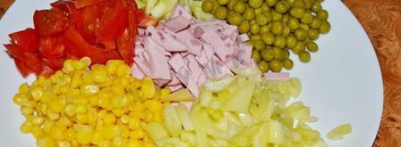 салат любимый с колбасой и овощами. Шаг 12
