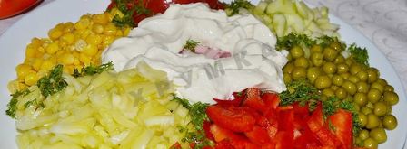 салат любимый с колбасой и овощами. Шаг 14