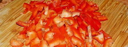 салат любимый с колбасой и овощами. Шаг 6