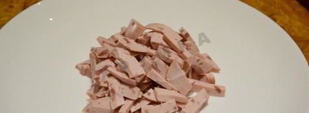 салат любимый с колбасой и овощами. Шаг 7