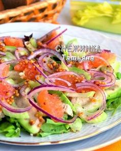 Салат с авокадо, курицей, сельдереем и грейпфрутом