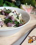 Салат с фасолью и сыром