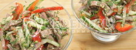 салат с говядиной, овощами и зеленью. Шаг 6