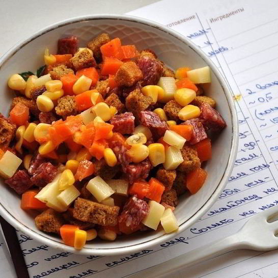 Рецепт салата с кириешками