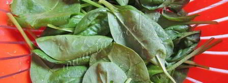 салат с клубникой, шпинатом и козьим сыром. Шаг 3