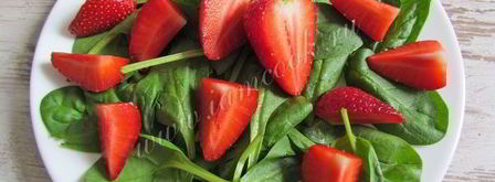 салат с клубникой, шпинатом и козьим сыром. Шаг 5