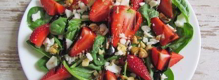 салат с клубникой, шпинатом и козьим сыром. Шаг 6