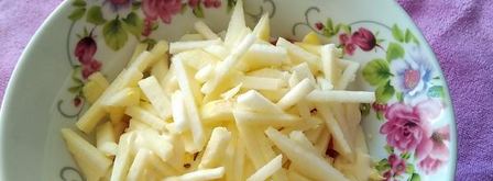 салат с копченой курицей и помидором. Шаг 2