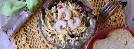 салат с крабовыми палочками, грушей и креветками. Шаг 9