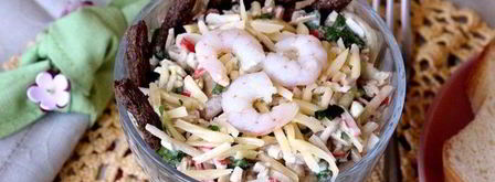 салат с крабовыми палочками, грушей и креветками. Шаг 10