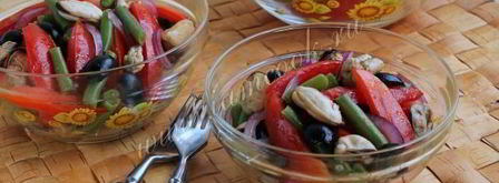 салат с мидиями и помидорами. Шаг 12