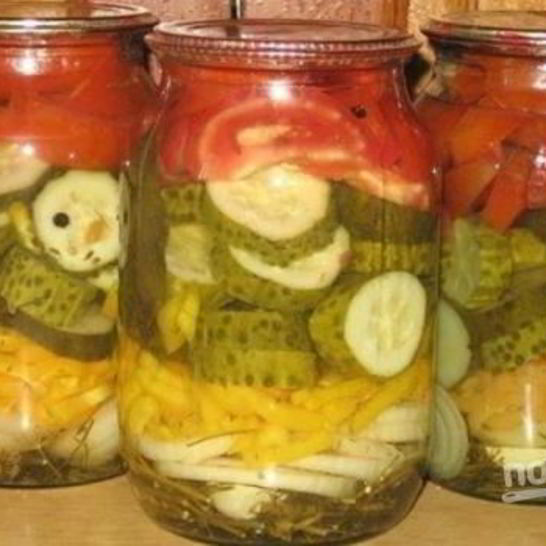 Рецепт салата с огурцами и помидорами на зиму