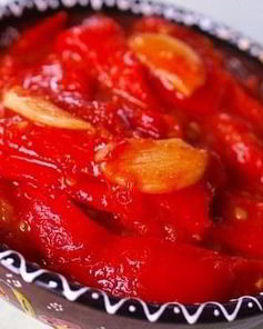 Салат с помидорами и печеным болгарским перцем