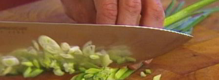 салат с вялеными помидорами и бантиками. Шаг 2